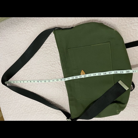 MZ Wallace EUC Loden Green Canvas Messenger/Laptop Bicycle Bag-Unisex -Well Made - Picture 12 of 15